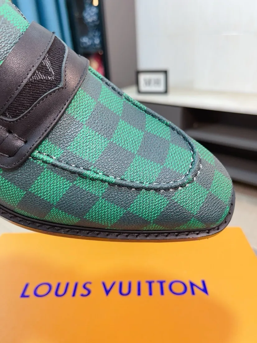 Ex-factory price 720🌹🌹High version [LV] Louis Vuitton's popular casual leather shoes🎖Fashionable and elegant🎖🎖Material: Original imported open-edge beaded cowhide, washed cowhide leather lining, original open-molded rubber outsole, high-end and classy, ​​elegant quality, instantly transforming into a handsome man ❤❤Standard\nNumber: 38-44